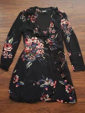 Reformation Black Floral Chic Feminine Workcore Trendy Mini Wrap Dress Size S